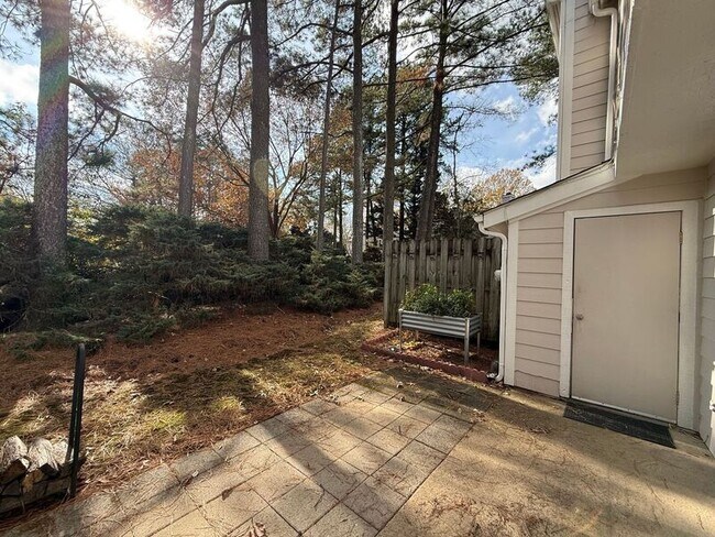 Building Photo - 7704 Falcon Rest Cir