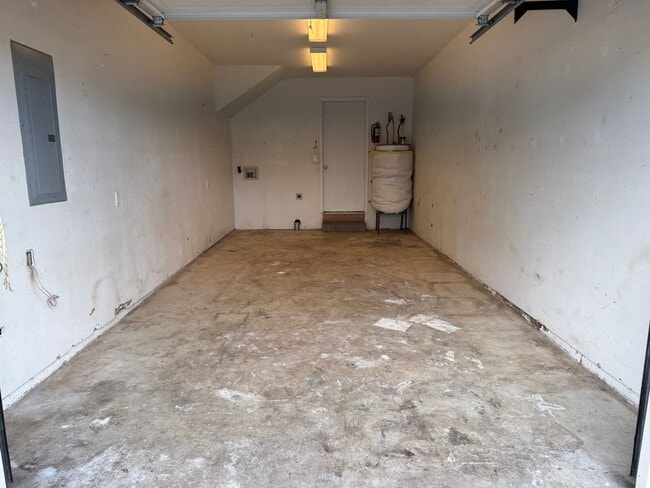 Building Photo - 359 S 58th St