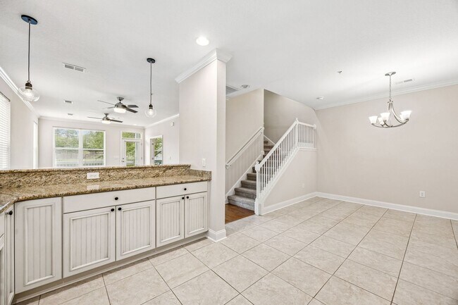Building Photo - 3 bedroom 3.5 bath on island