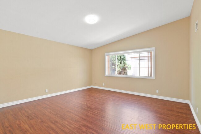 Building Photo - 11186 Lavender Ave