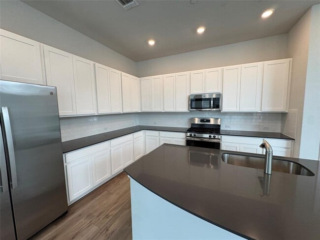 Building Photo - 3000 Chisholm Trail Rd