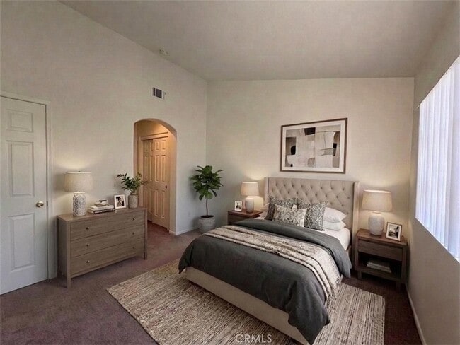 Building Photo - 32 Tradewinds