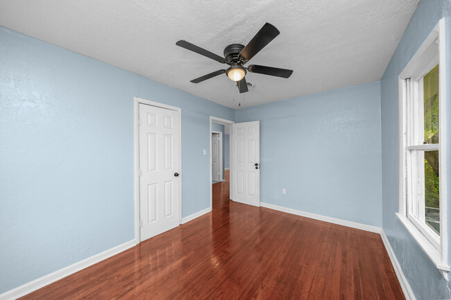 Building Photo - 2411 NW 35th St
