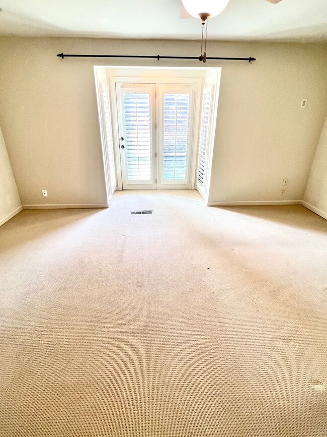 Building Photo - Rare rental opportunity in gated Garden Park!