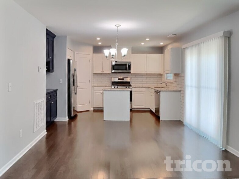 Building Photo - 306 Heroit Ct