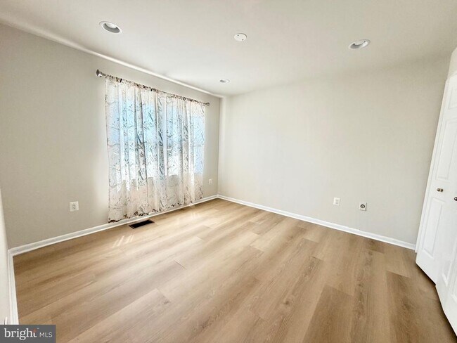 Building Photo - 13767 Marsden Ct