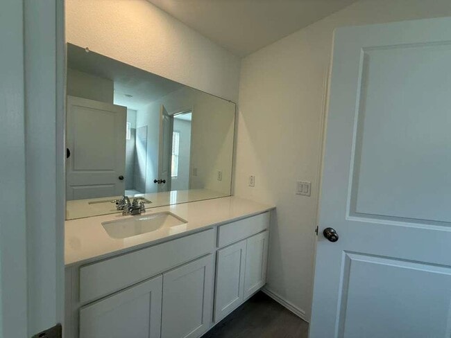 Building Photo - 205 Herald Dr