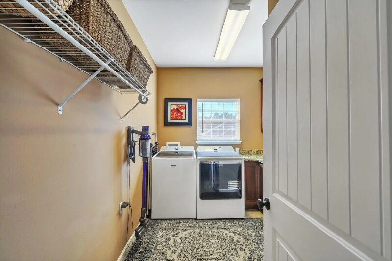 Building Photo - 122 Big Oaks Ln