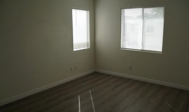 Building Photo - 494 Newberry Springs Dr