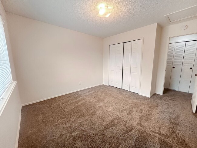 Building Photo - STANDLEY LAKE/PARK, TOP FLOOR, END UNIT, M...