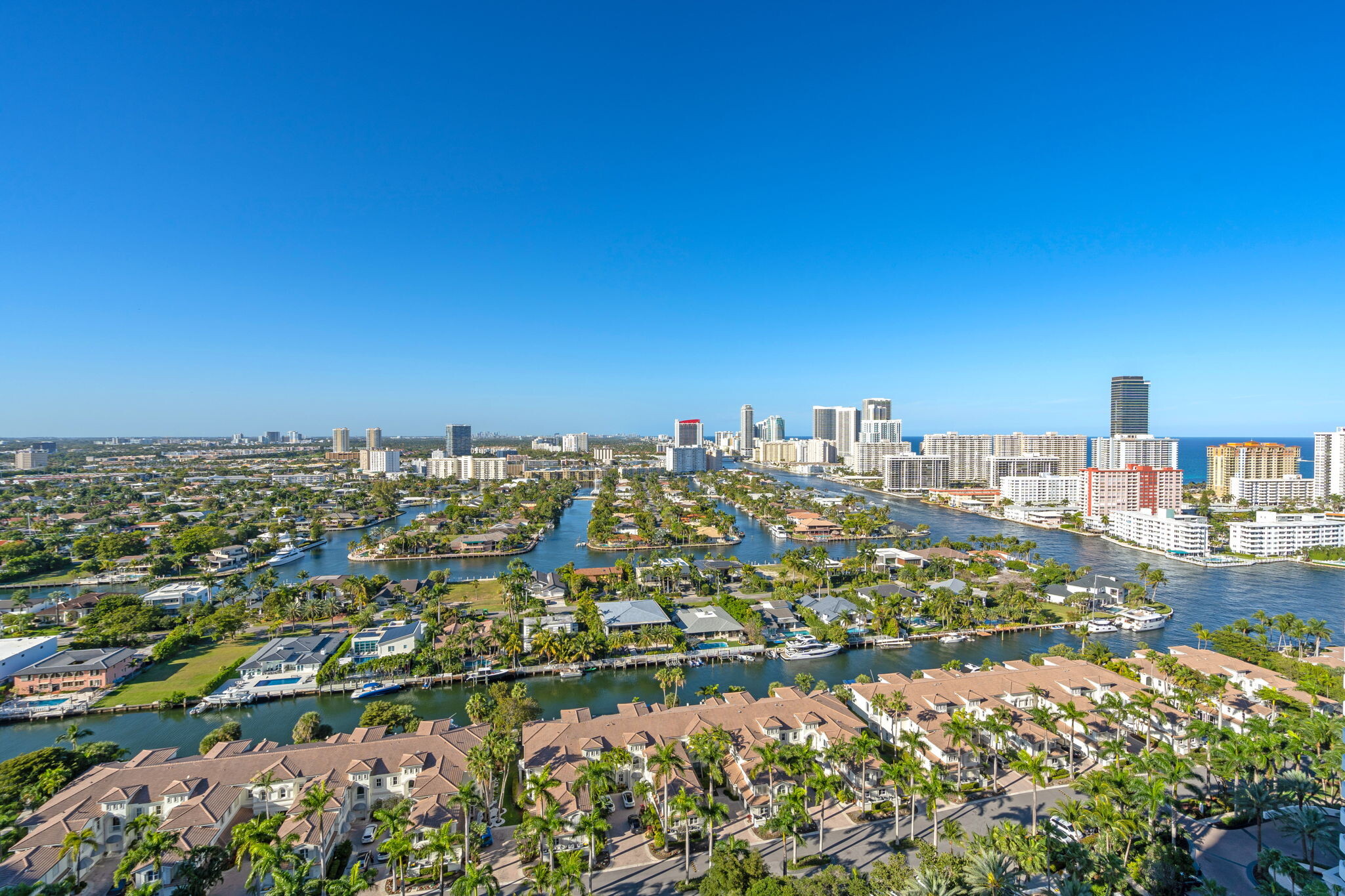 Building Photo - 21205 Yacht Club Dr
