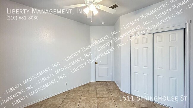 Building Photo - 1511 Springhouse St