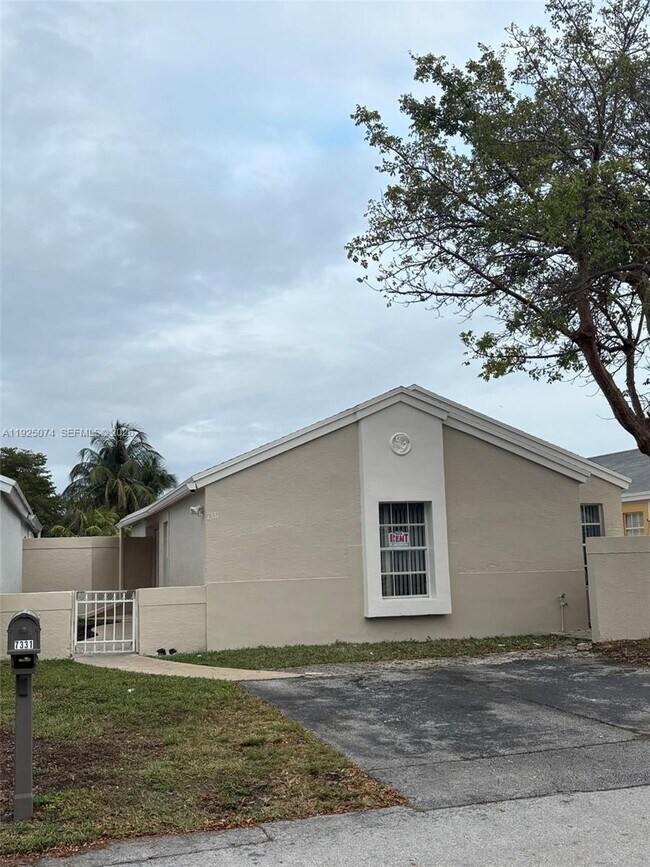 Building Photo - 7331 SW 149th Ct