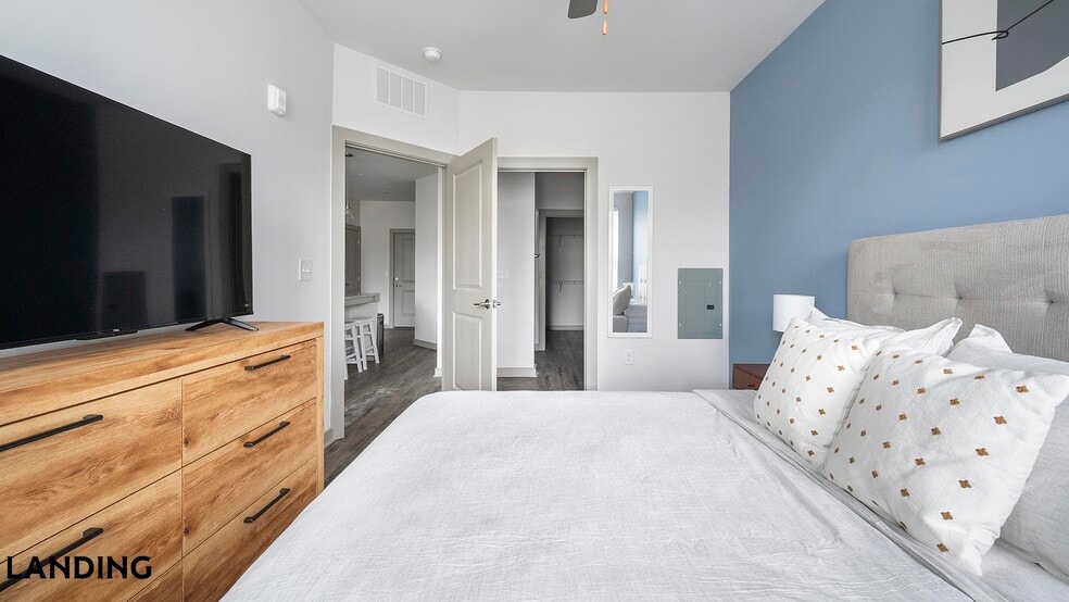 Building Photo - 2165 Nolensville Pk