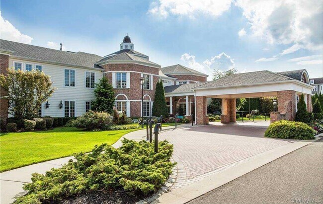 Building Photo - 702 Equestrian Way