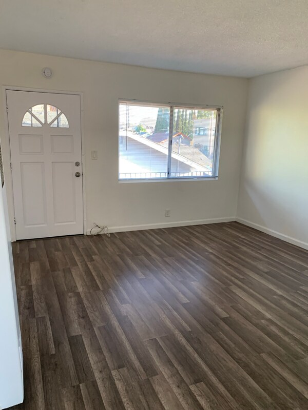 Building Photo - 1070 Gardenia Ave