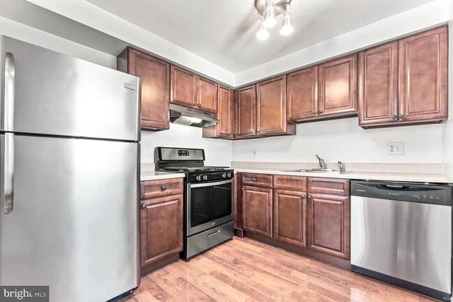 Building Photo - 13093 Blakeslee Dr