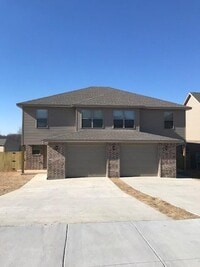 Building Photo - 604 SW Loudon Dr