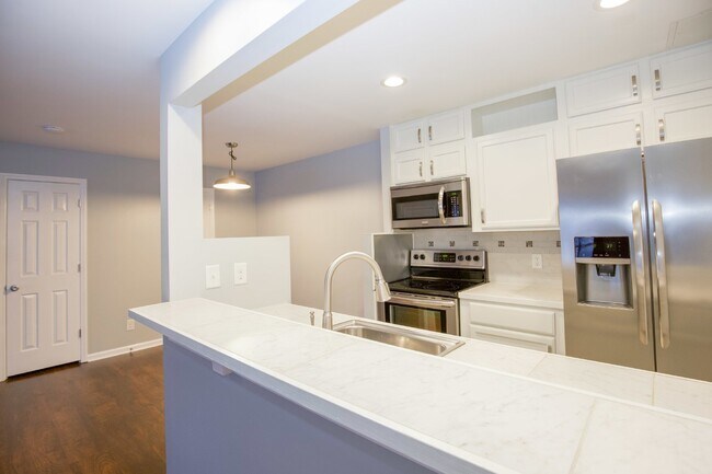 Building Photo - "Charming Studio Retreat with Modern Comforts in Vass, NC!"