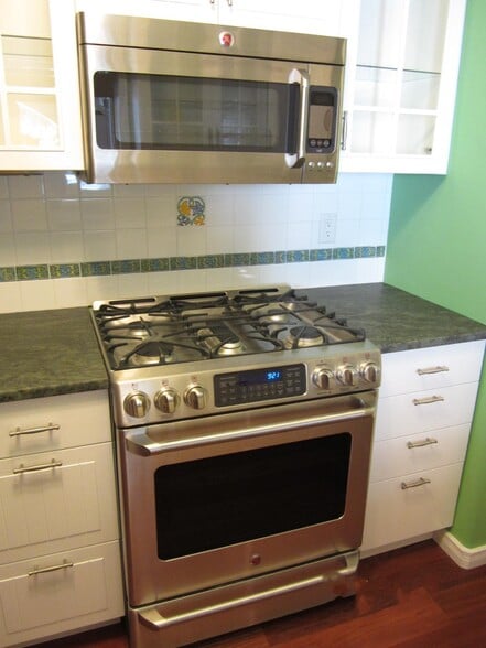 Building Photo - 644 Old Santa Fe Trl