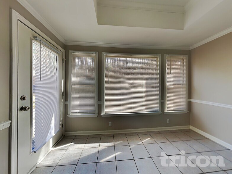 Building Photo - 4112 Trotters Way Dr