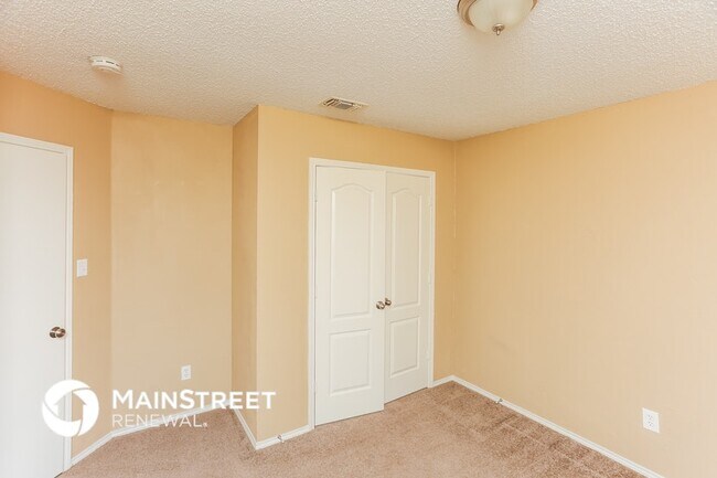 Building Photo - 443 Kimmel Dr