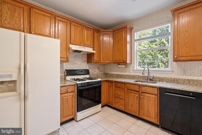 Building Photo - 1209 Blossom Cir