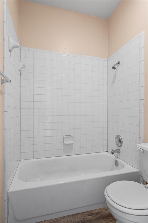 Building Photo - 7502 Lazy Creek Dr