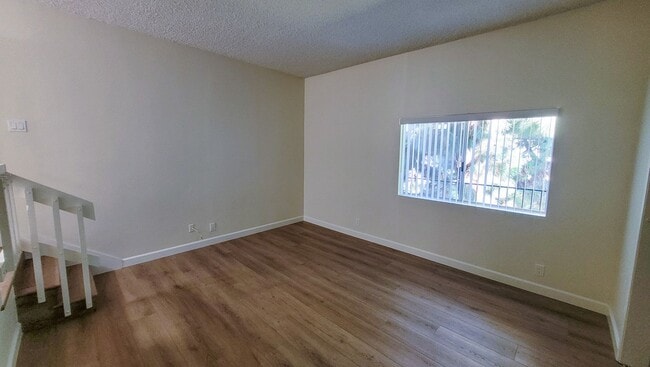 Building Photo - Remodeled Upstairs 2 Bed 2 Bath Condo with...