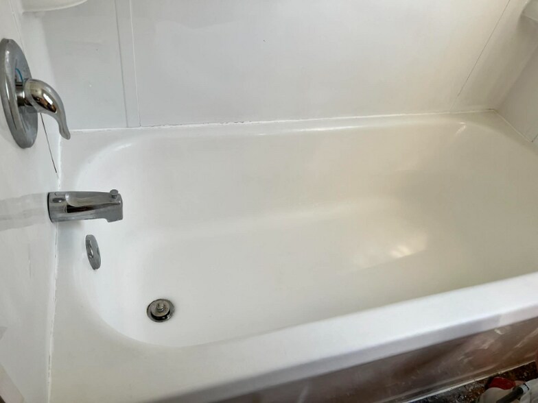 Building Photo - 215 Willow Ave