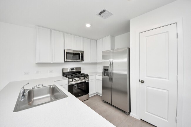 Building Photo - 317 Brandi Dr