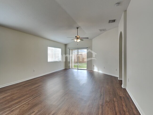 Building Photo - 4340 Country Hills Blvd