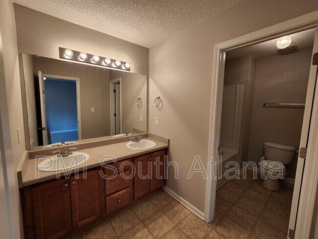 Building Photo - 176 Shenandoah Dr