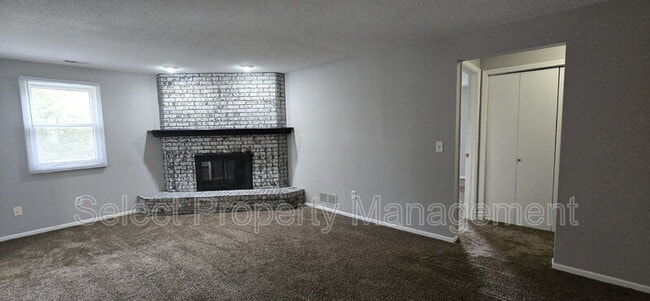 Building Photo - 3821 Aboite Lake Dr