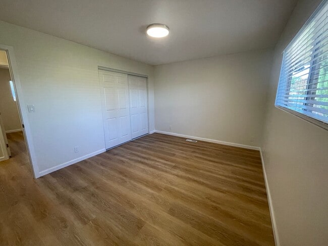Building Photo - Beautifully Remodeled 3BR/2BA Home with Modern Finishes