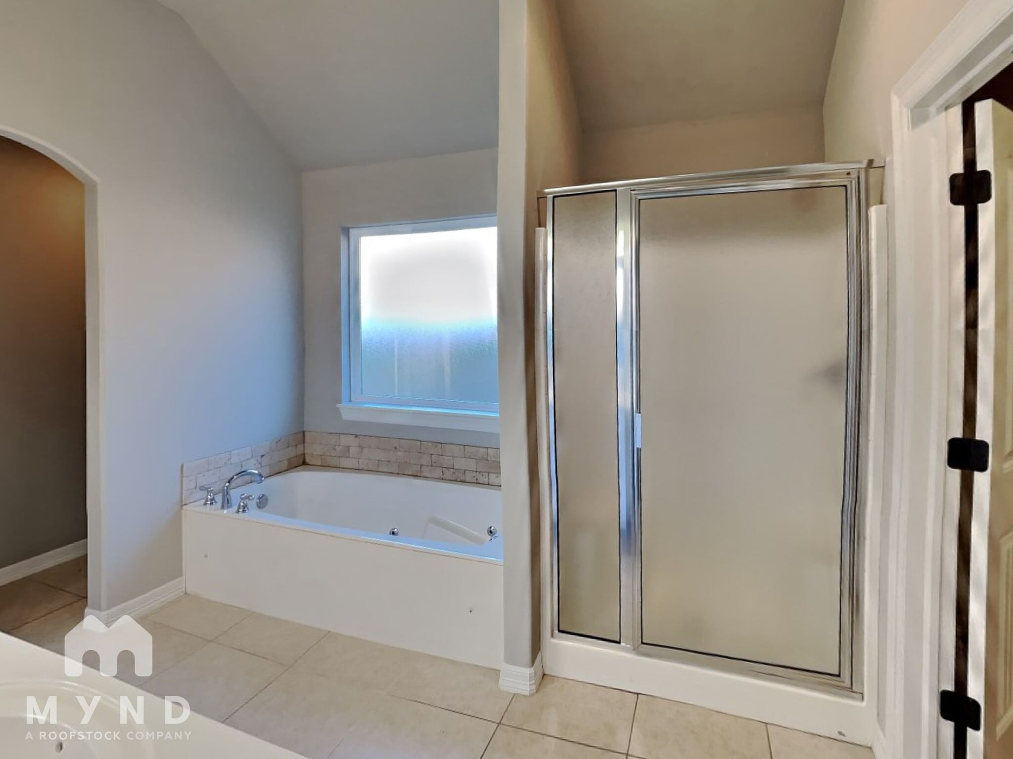 Building Photo - 3312 E Gillette St