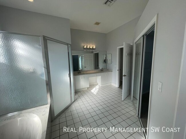 Building Photo - 816 Grand Rapids Blvd