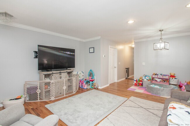 Building Photo - 39 Coram Rd