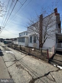 Building Photo - 1060 Pike St