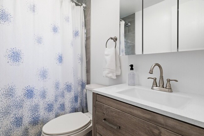 Building Photo - Furnished 10-Bedroom Single-Family Home in Buffalo