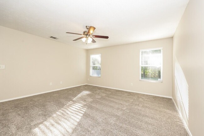 Building Photo - 5240 Sunsail Dr