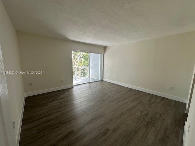 Building Photo - 9375 Fontainebleau Blvd