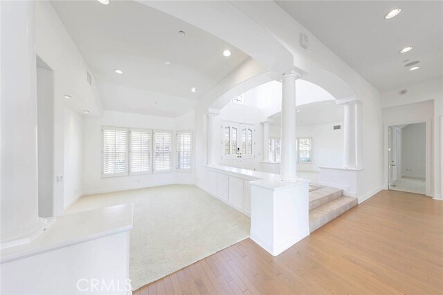 Building Photo - 12 San Remo