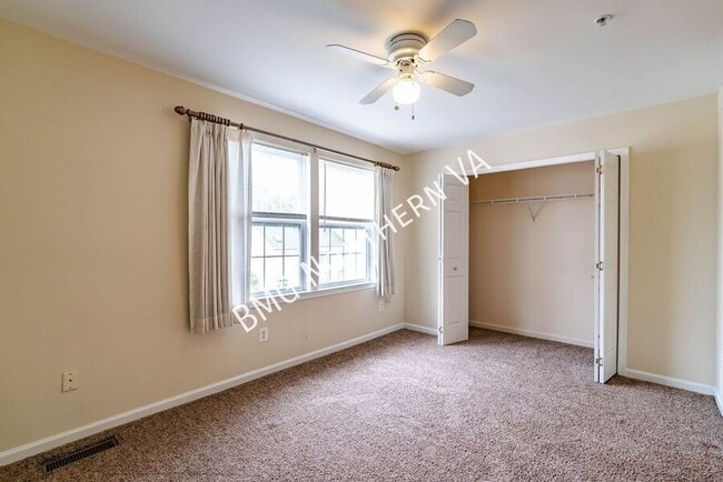 Building Photo - 5819 Pearson Ln