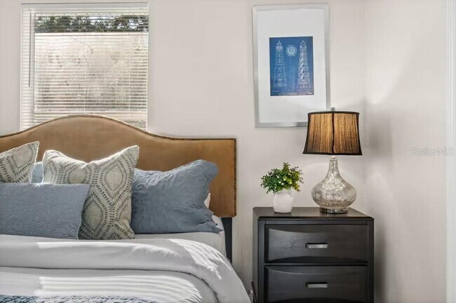 Building Photo - 2715 Lee St