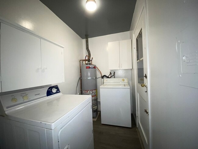 Building Photo - 4845 Agnes Ave