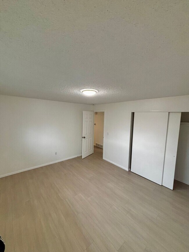 Building Photo - 4337/4339 W. Custer Place