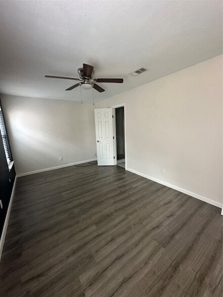 Building Photo - 6524 Blue Grass Dr