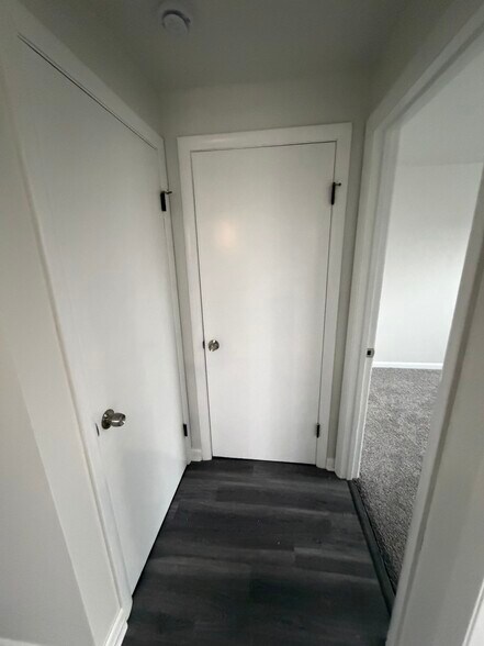 Building Photo - 2025 Abbott Rd