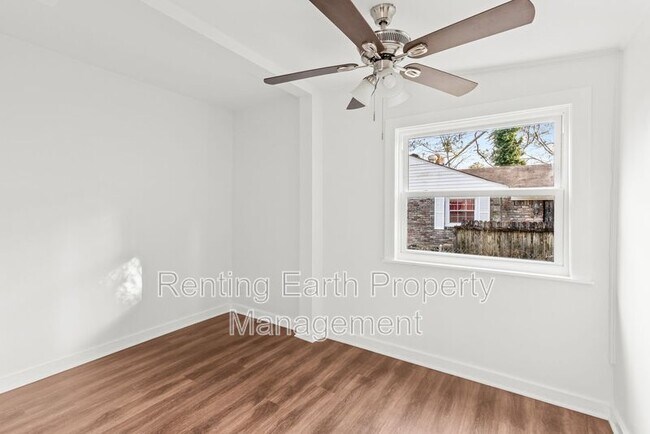 Building Photo - 620 Annie Laura Dr